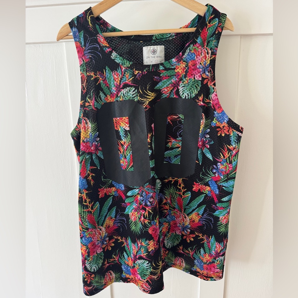 On the Byas Unisex Tropical Floral Tank Top | sz Large | excellent condition